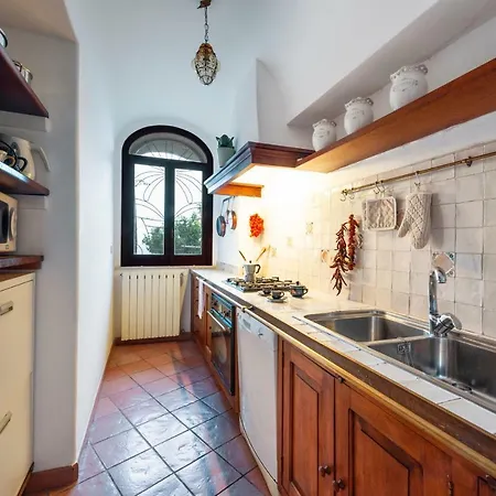 Casa Claudius - Sea View, Peaceful Outdoor Private Garden *